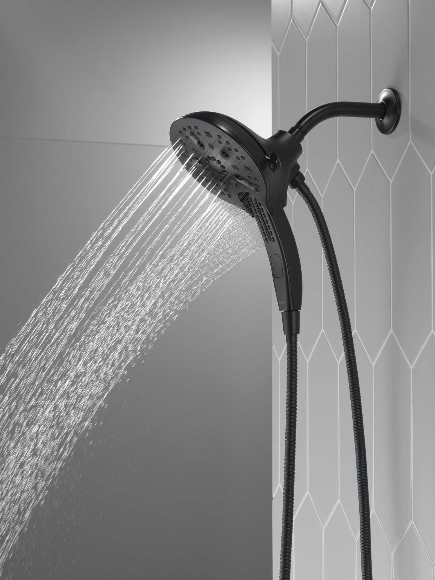 58620-BL-PK In2ition® H2Okinetic® Душ два в одном с 5 настройками Delta Faucet Universal Showering Матовый черный  - Вид №20