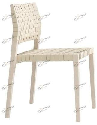 Andreu World Стул штабелируемый из дуба с открытой спинкой Valeria Si7511