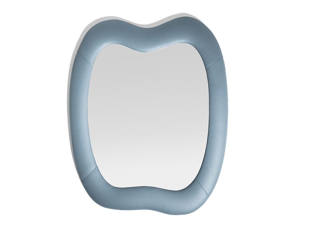 Настенное зеркало с кожаной рамкой Poltrona Frau SQUASH ARCH-00050479