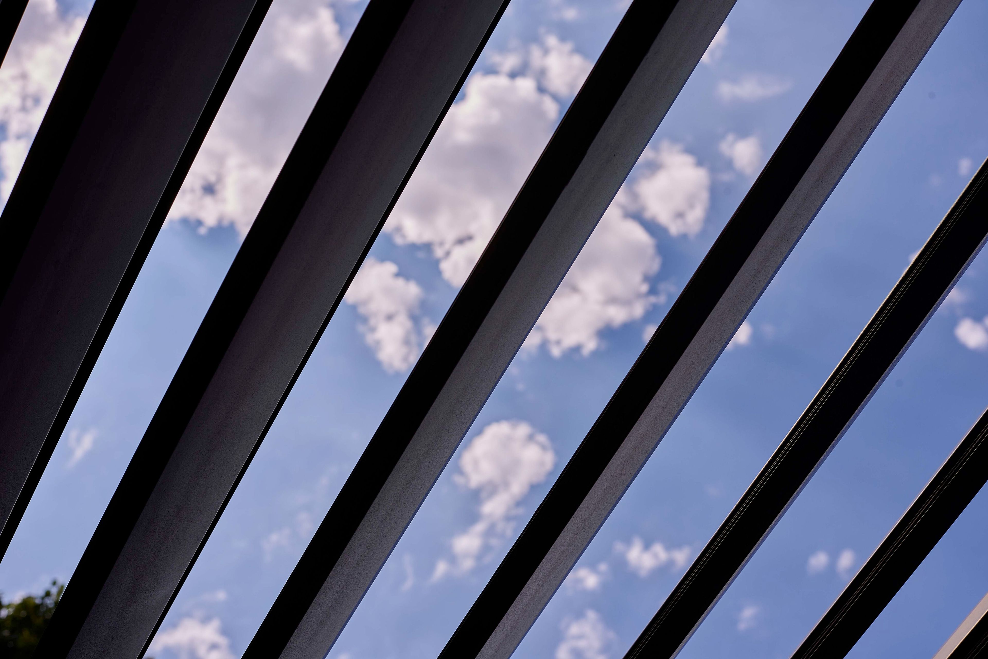 Самонесущая пергола из алюминия с поворотными пластинами emu облако ARCH-00071525 - Вид №10