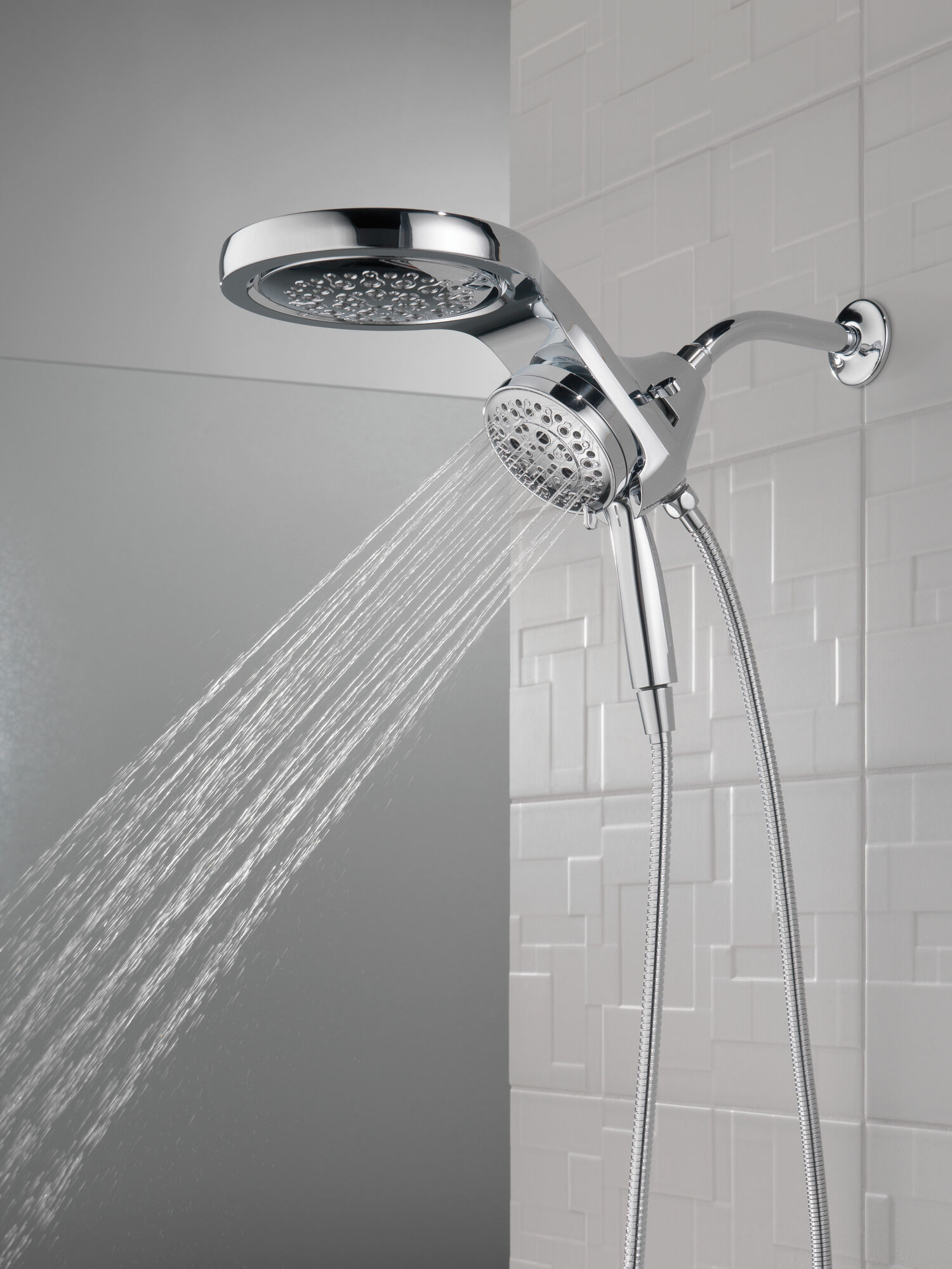 58680 HydroRain® H2Okinetic® 5-регулировочная душевая лейка два в одном Delta Faucet Universal Showering Хром  - Вид №18