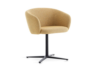 Тканевое кресло с мягкой спинкой