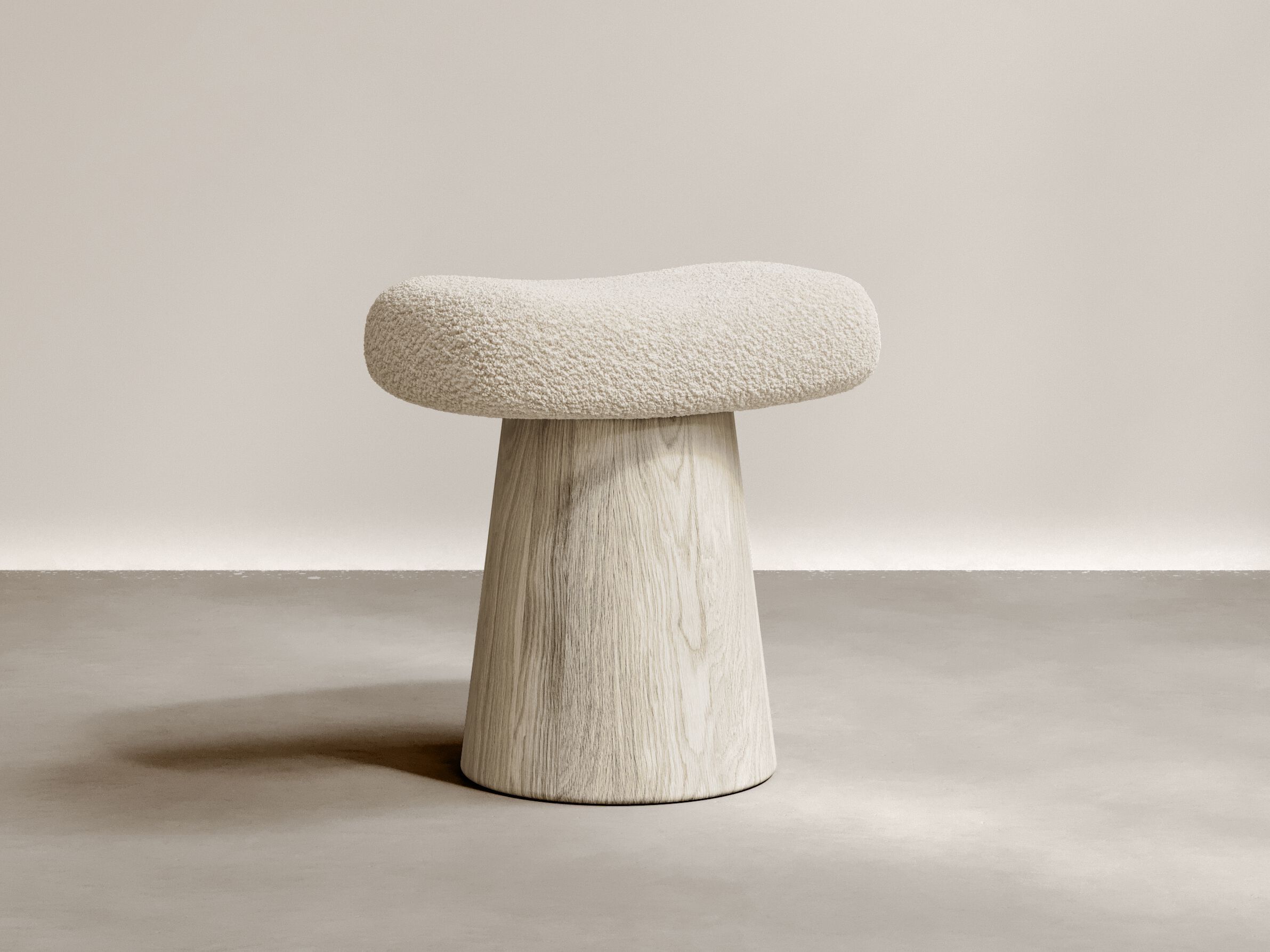 Низкий дубовый стул с шерстяным сиденьем Karakorum bouclé Paloma Editions ARTISAN ARCH-00113174 - Вид №1