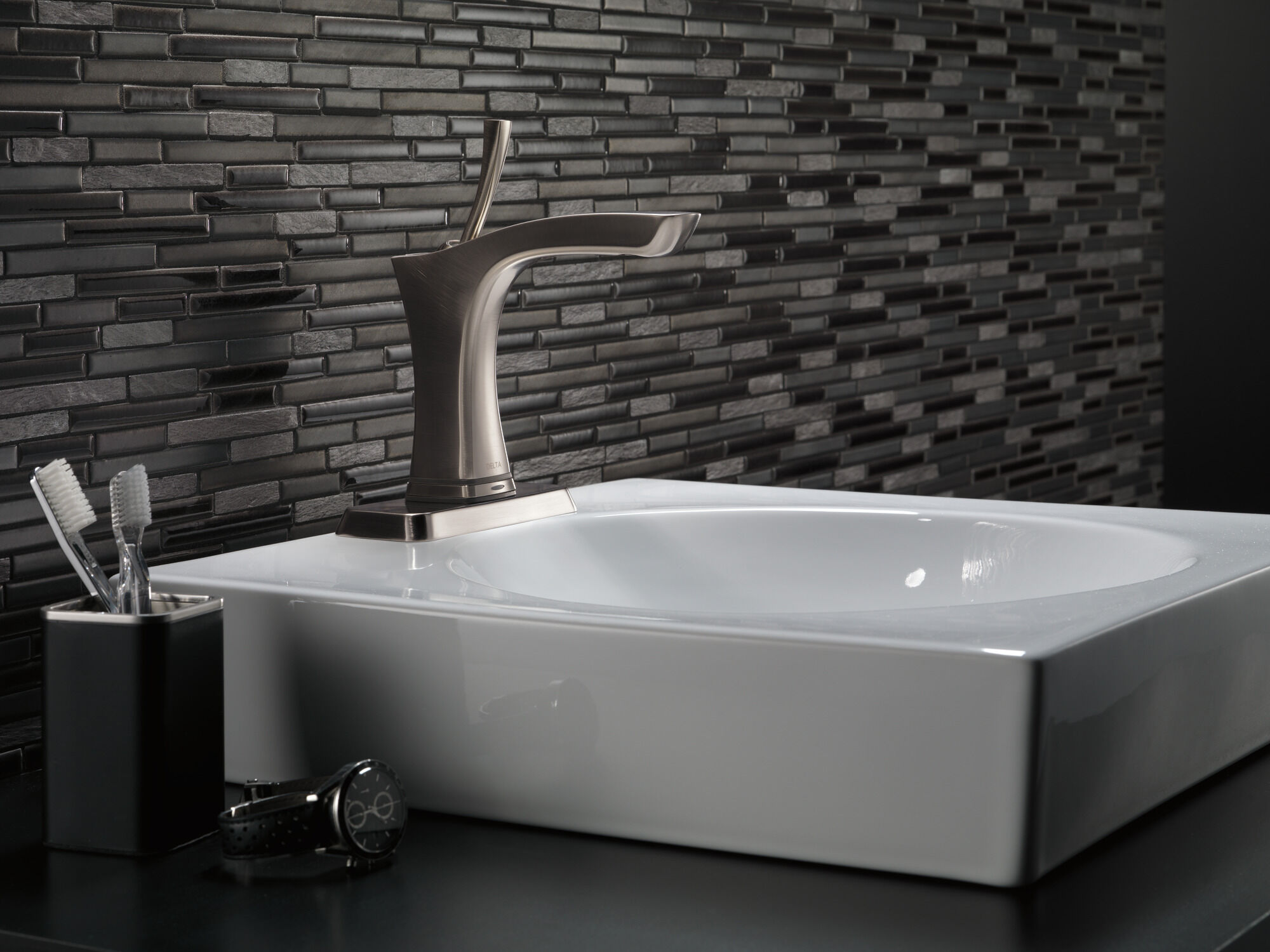 552TLF-SS Смеситель для ванной с одной ручкой с технологией Touch2O.xt® Delta Faucet Tesla Нержавеющая сталь - Вид №2