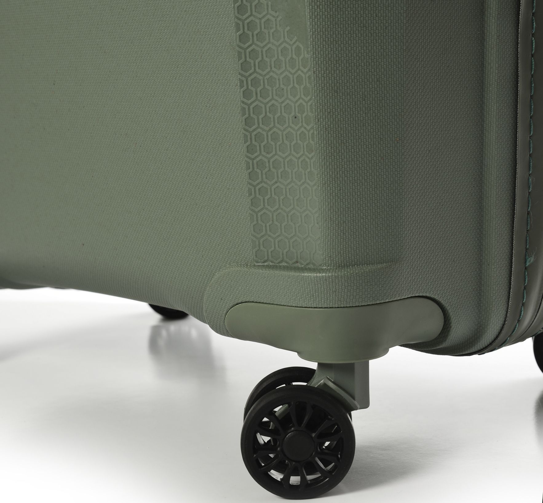 EPB402-24 Чемодан EPB402 Spinner M Epic Phantom BIO  - Вид №8