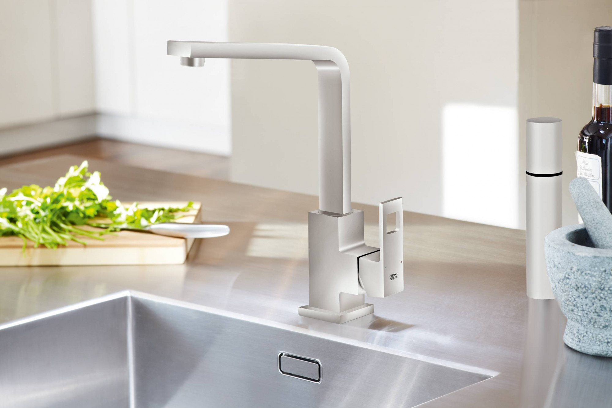 Смеситель для кухни GROHE Eurocube, суперсталь (31255DC0)