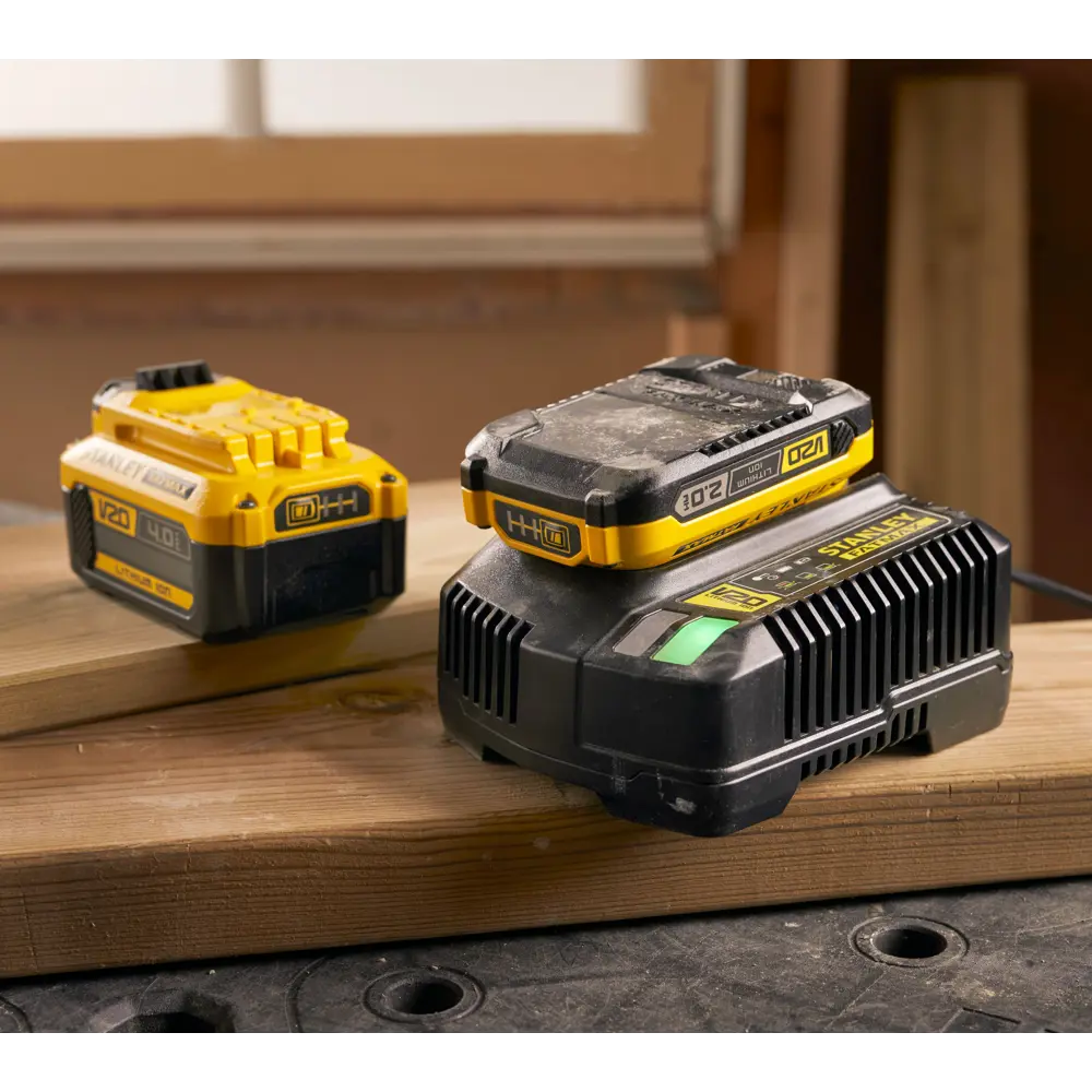 Зарядное устройство для аккумуляторов 18 В Stanley Fatmax SFMCB14-QW SF STLM-2114512 - Вид №2