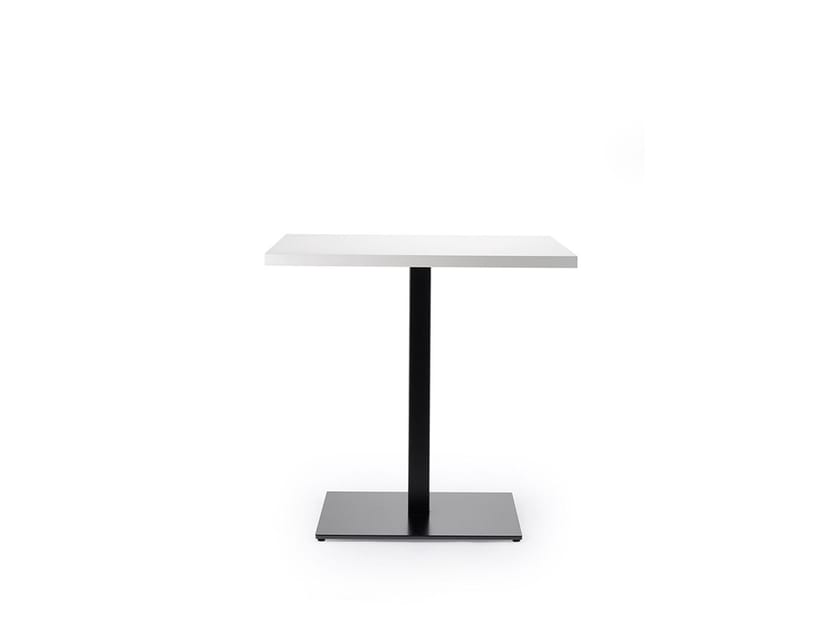 Квадратный стол для контракта SCHNEEWEISS interior 2970 ARCH-00141397