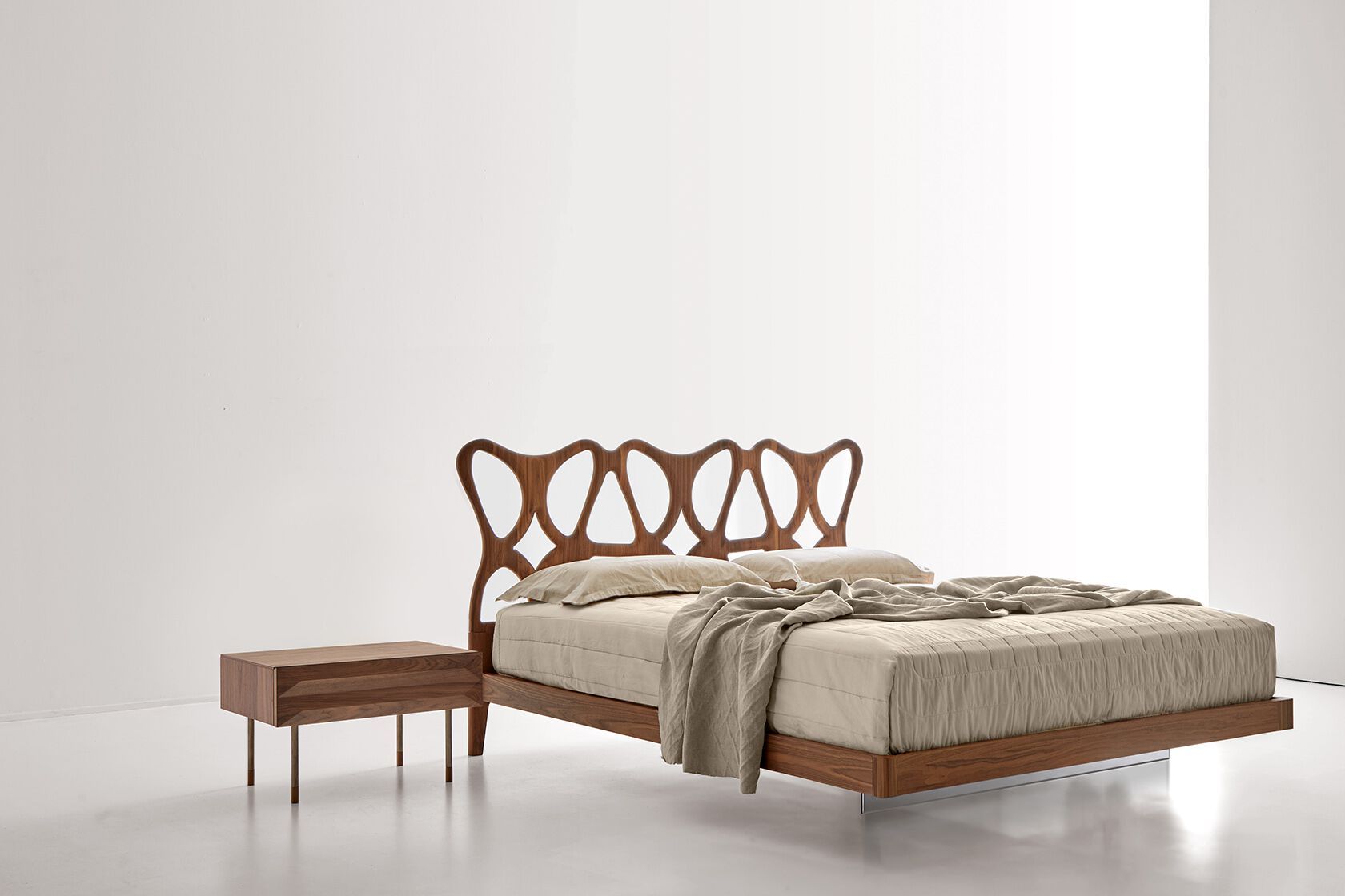 Прикроватная тумбочка из орехового дерева с ящиком Modesign Йорк ARCH-00077207 - Вид №1