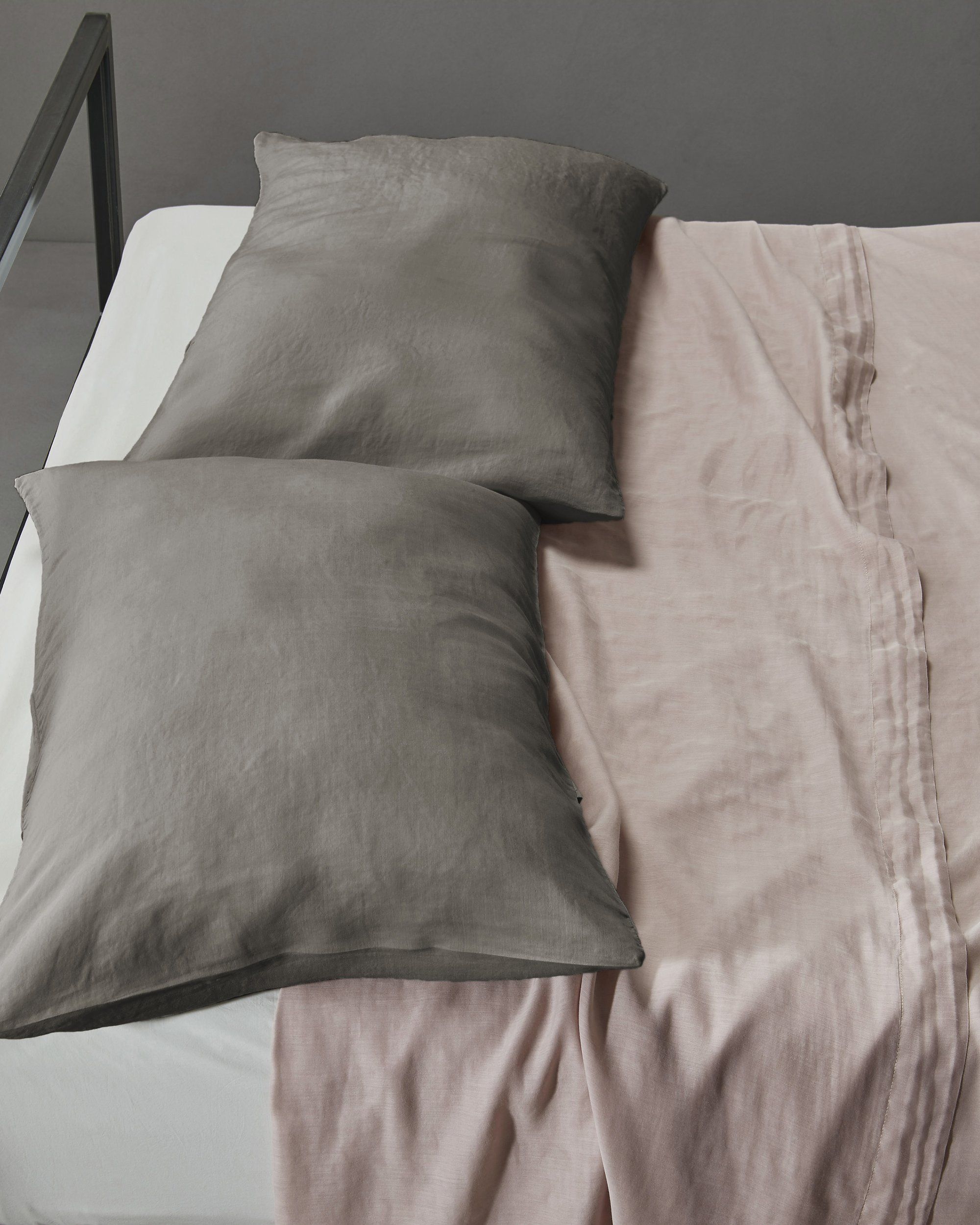 Двухслойная наволочка из хлопка и шелка Society Limonta ARCH-00016000 - Вид №3