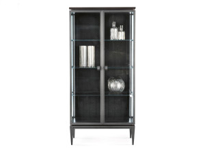 Витрина из дерева и стекла со встроенным освещением