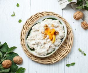 6839 Каша овсяная с курагой и грецкими орехами Вкусляндия