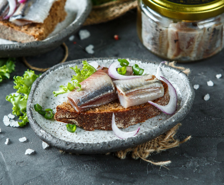 4798 Иваси малосольная в масле Вкусляндия 