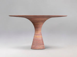 Круглый обеденный стол из натурального камня