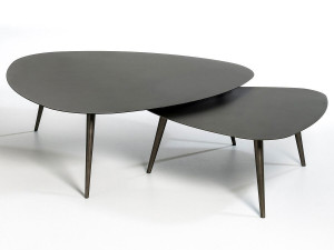 Низкий металлический журнальный столик