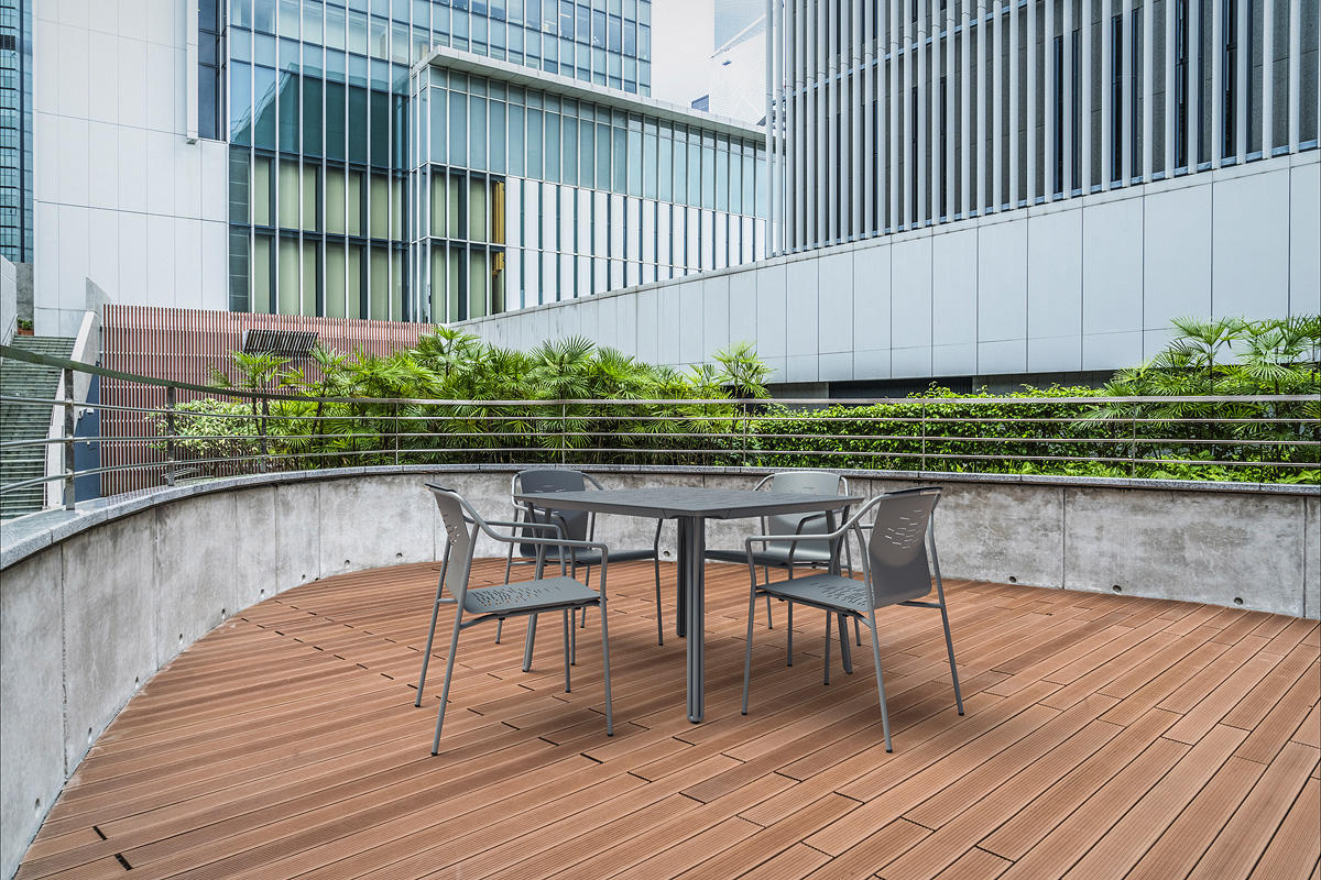 FSRT154 Фактор стул  Forms-surfaces 