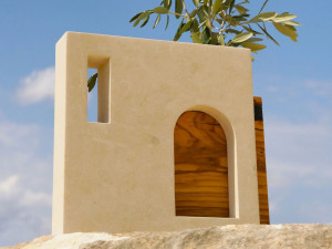 Безделушка / скульптура из камня Лечче и оливкового дерева