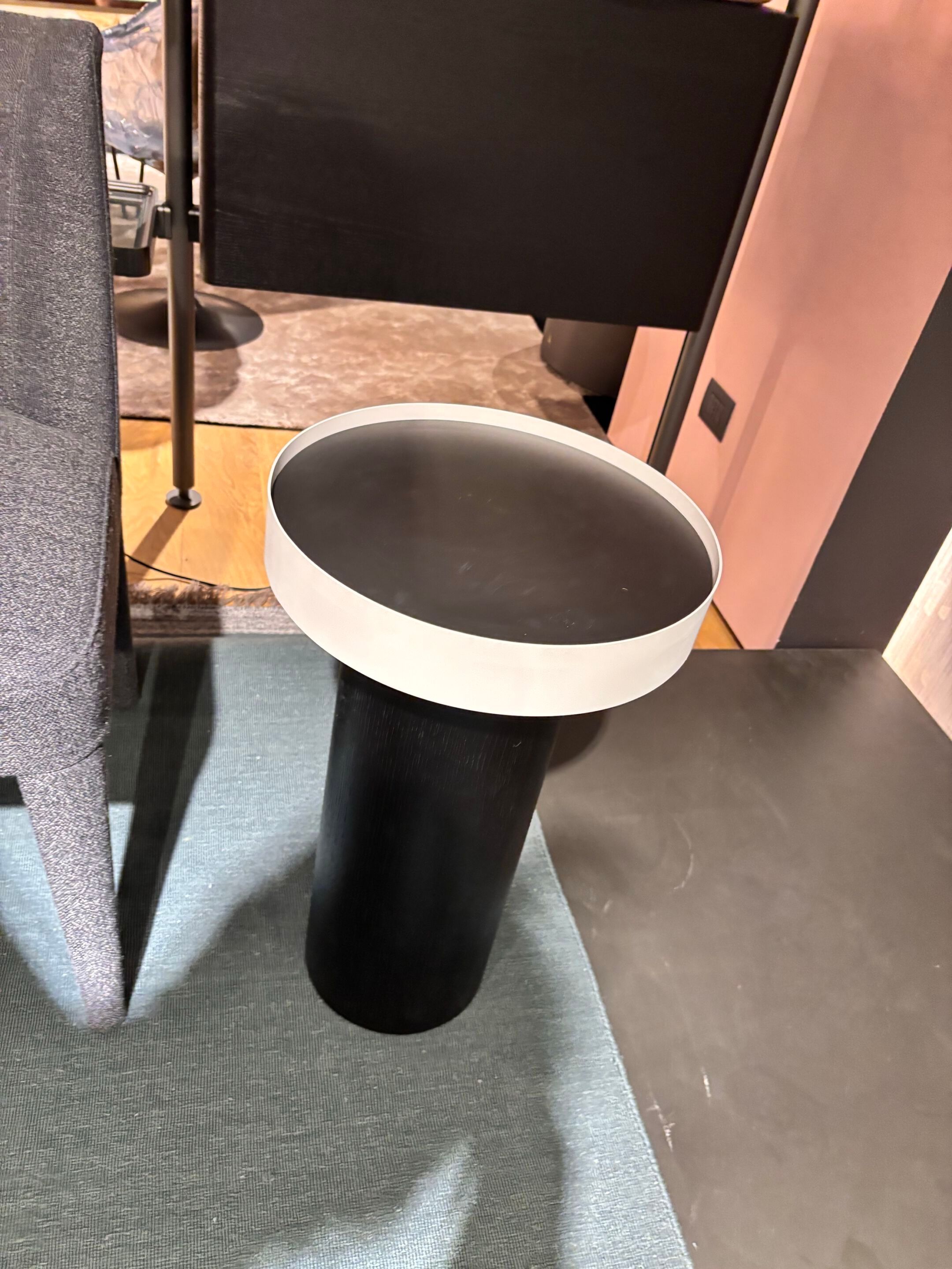 Высокий журнальный столик из нержавеющей стали и дуба с подносом In Stock Agape ARCH-00111108 - Вид №1