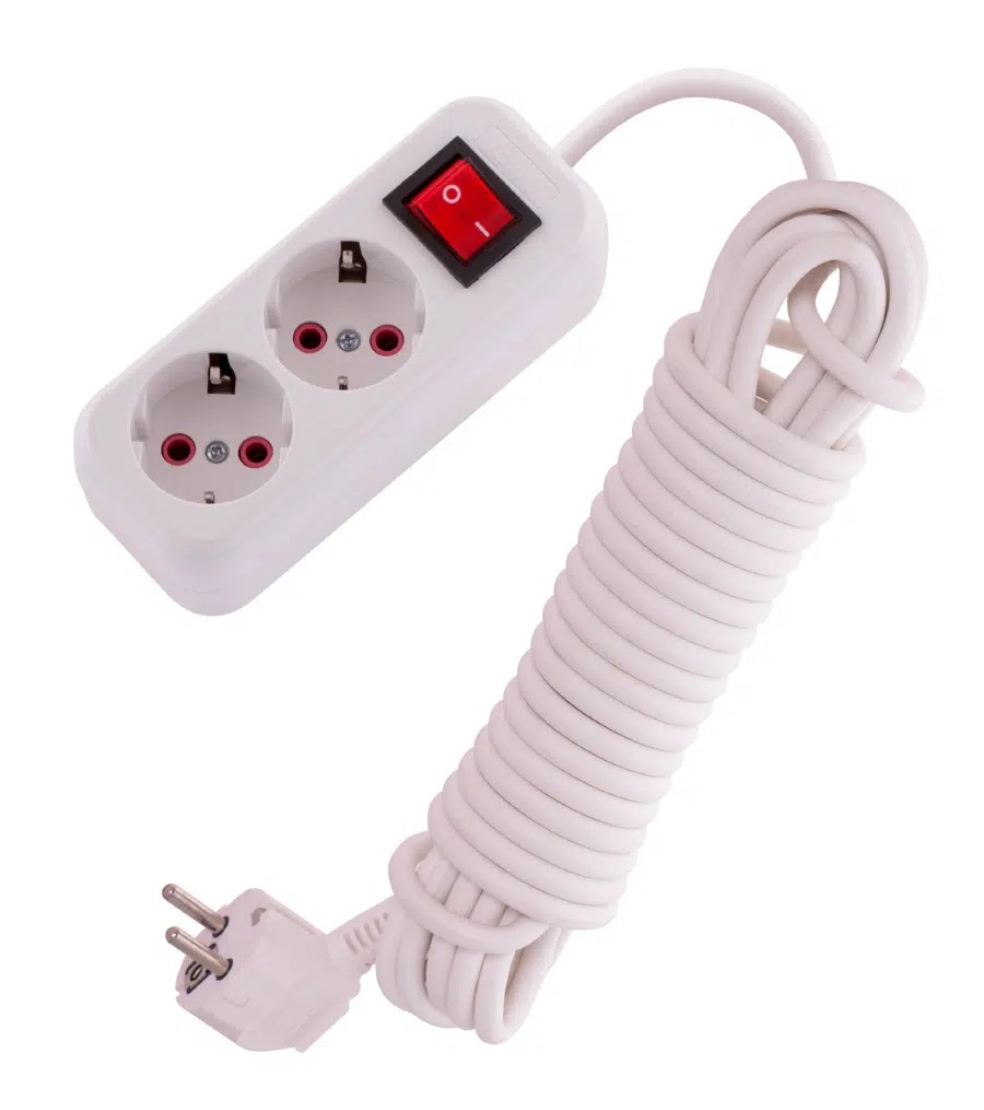 LILA Удлинитель с заземлением 2 входа 7 метров с выключателем белый LEZARD 720-0207-202