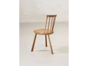 Стул из тикового дерева