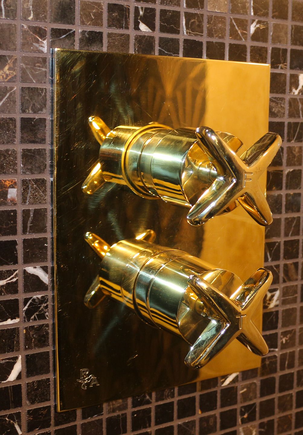 Встраиваемый смеситель для душа с 2 отверстиями и пластиной Park Avenue Cross ARCH-00133621 - Вид №2