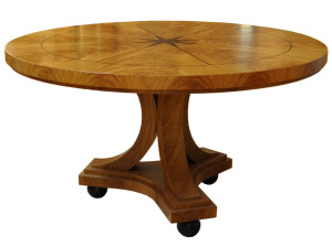 Круглый деревянный стол