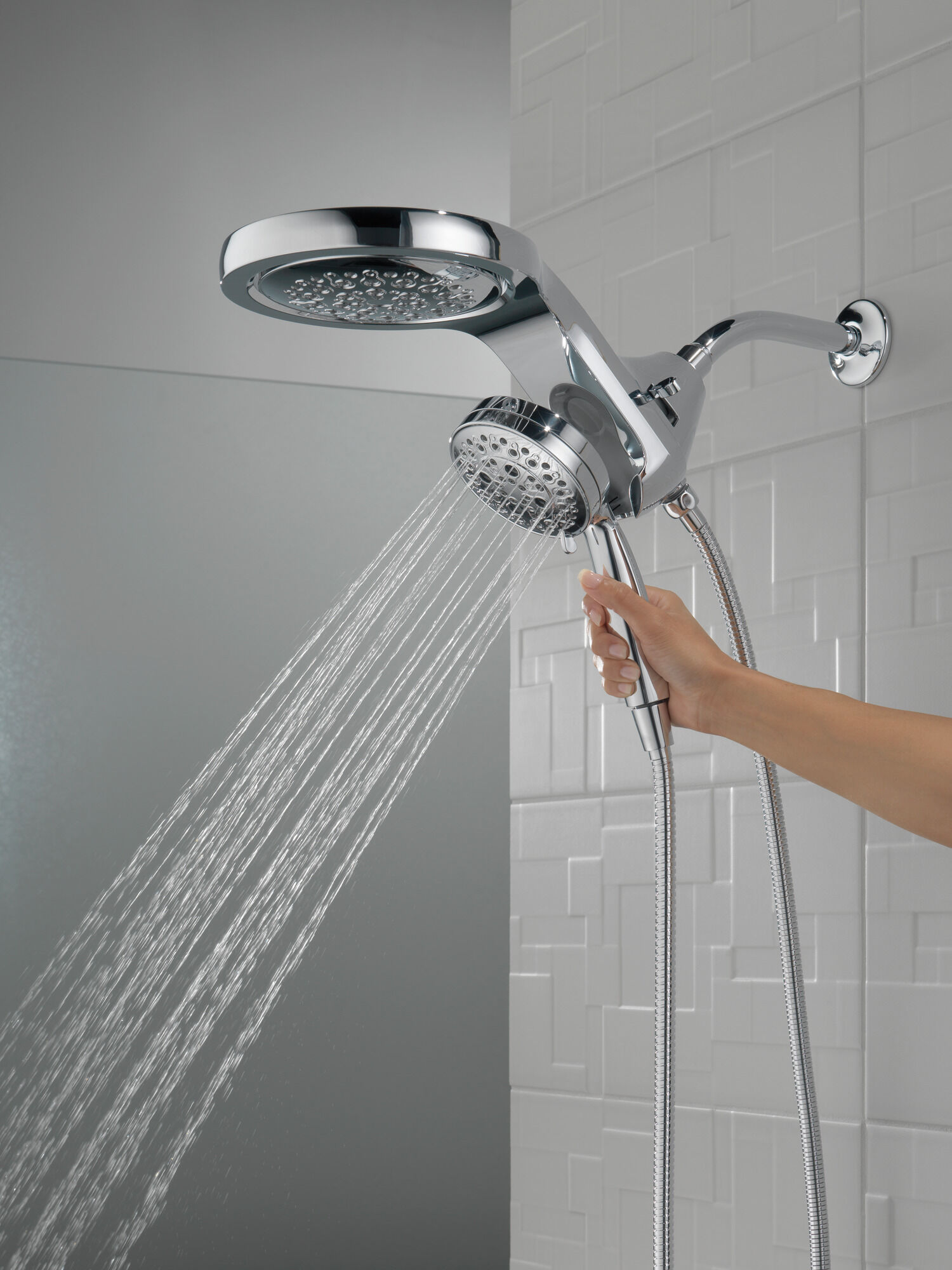 58680 HydroRain® H2Okinetic® 5-регулировочная душевая лейка два в одном Delta Faucet Universal Showering Хром  - Вид №6