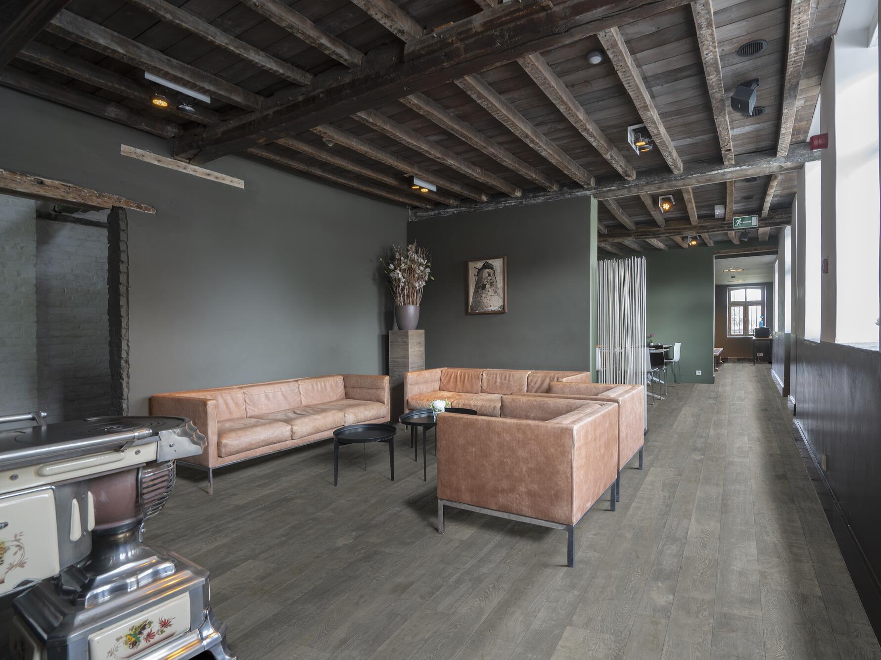 Нескользящий виниловый пол с эффектом дерева BEAUFLOR Phoni-Xtreme ARCH-00022993