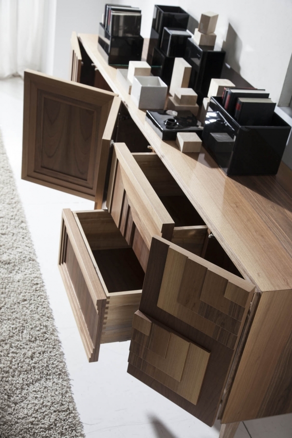 069785 Тумба под ТВ Lola Glamour Totem Santreyd