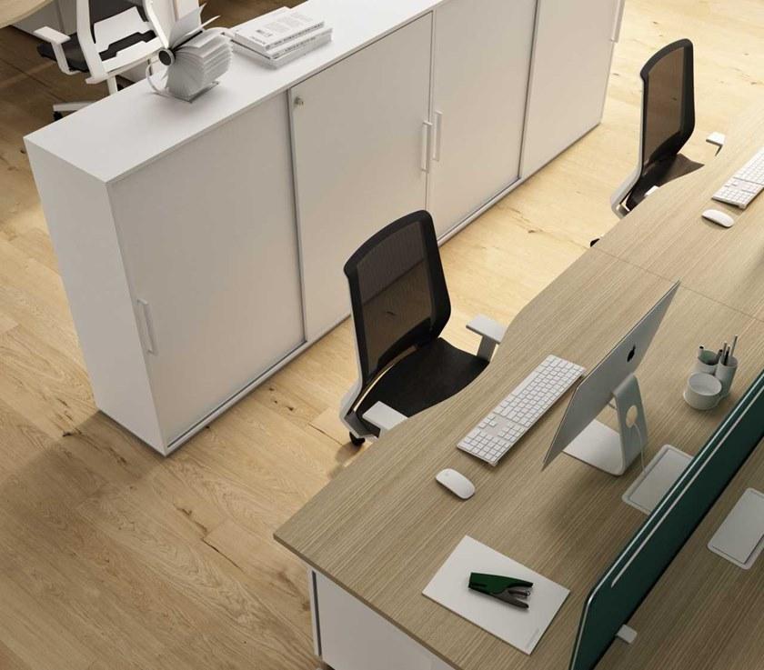 Bralco Несколько рабочих станций из меламина с разделительными панелями Winglet sun-id-1380730 - Вид №1