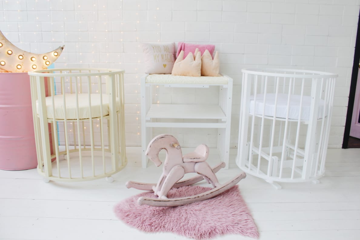 Круглая кроватка-трансформер 7 в 1 слоновая кость (72х72 см) QUEENBABY ДИЗАЙНЕРСКИЕ 178564 Белый;молочный  - Вид №1