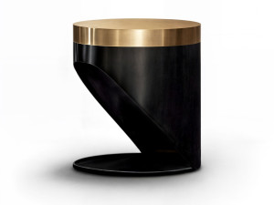 Деревянная тумбочка / журнальный столик