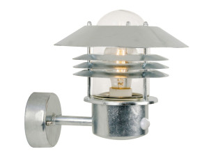 Открытый металлический настенный светильник с датчиком движения