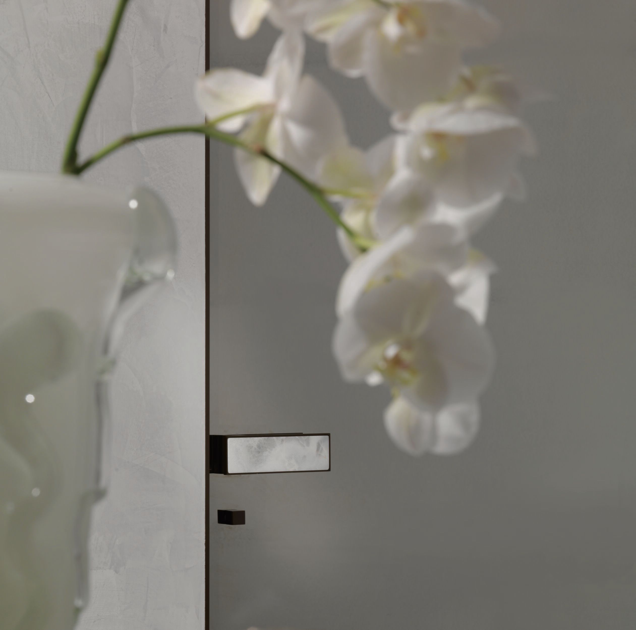 Распашная дверь из закаленного стекла Longhi Aluminiun Chic-Doors ARCH-00142904 - Вид №3