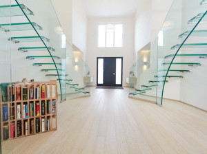 Стеклянная двойная лестница