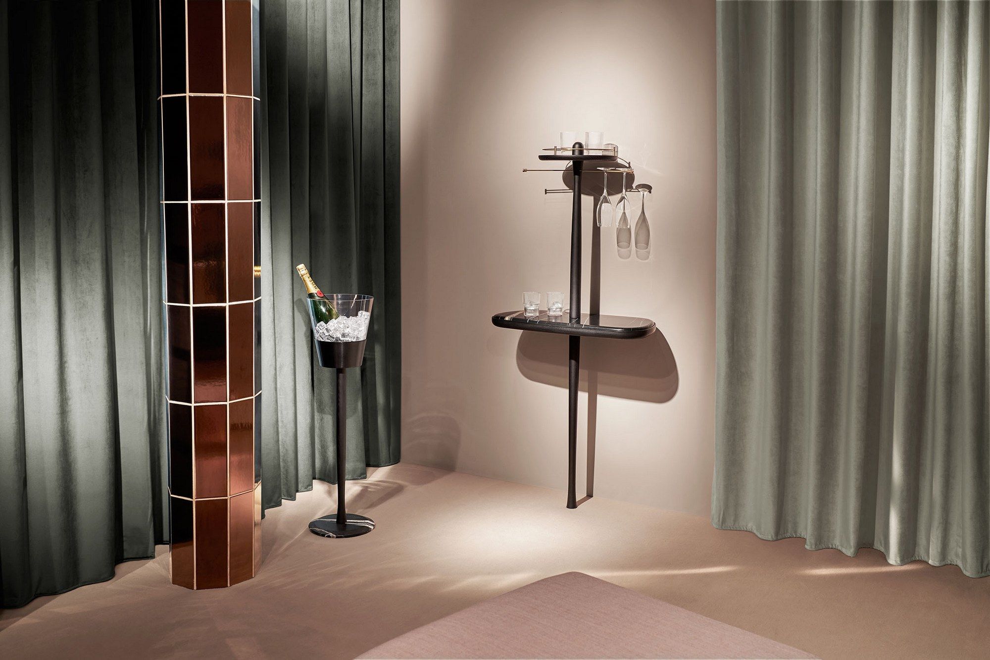 Мебель из мрамора и дерева Sahara Noir NOMON моменты ARCH-00018549