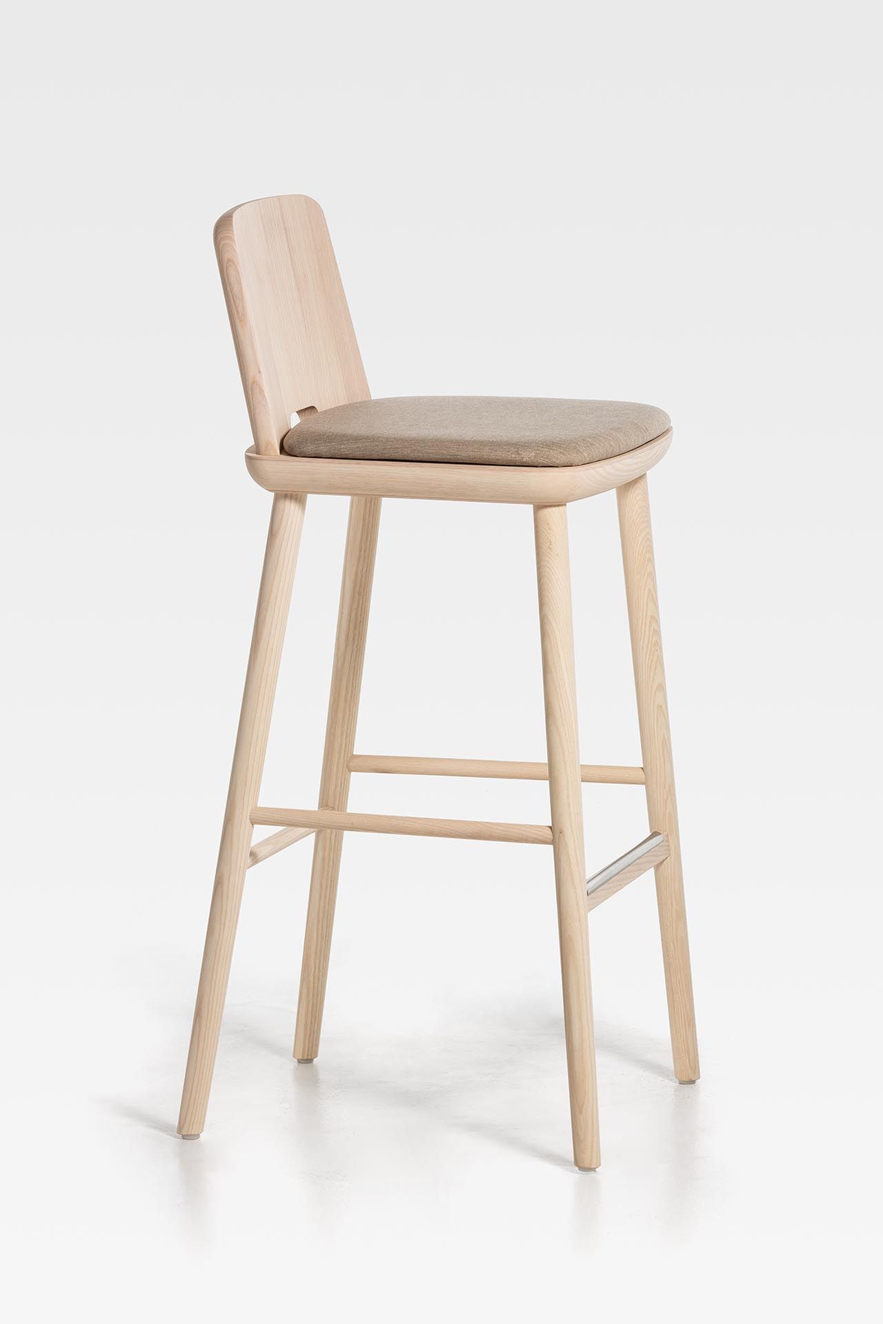 Высокий стул из ясеня с мягким сиденьем SIPA планшет ARCH-00110006 - Вид №11