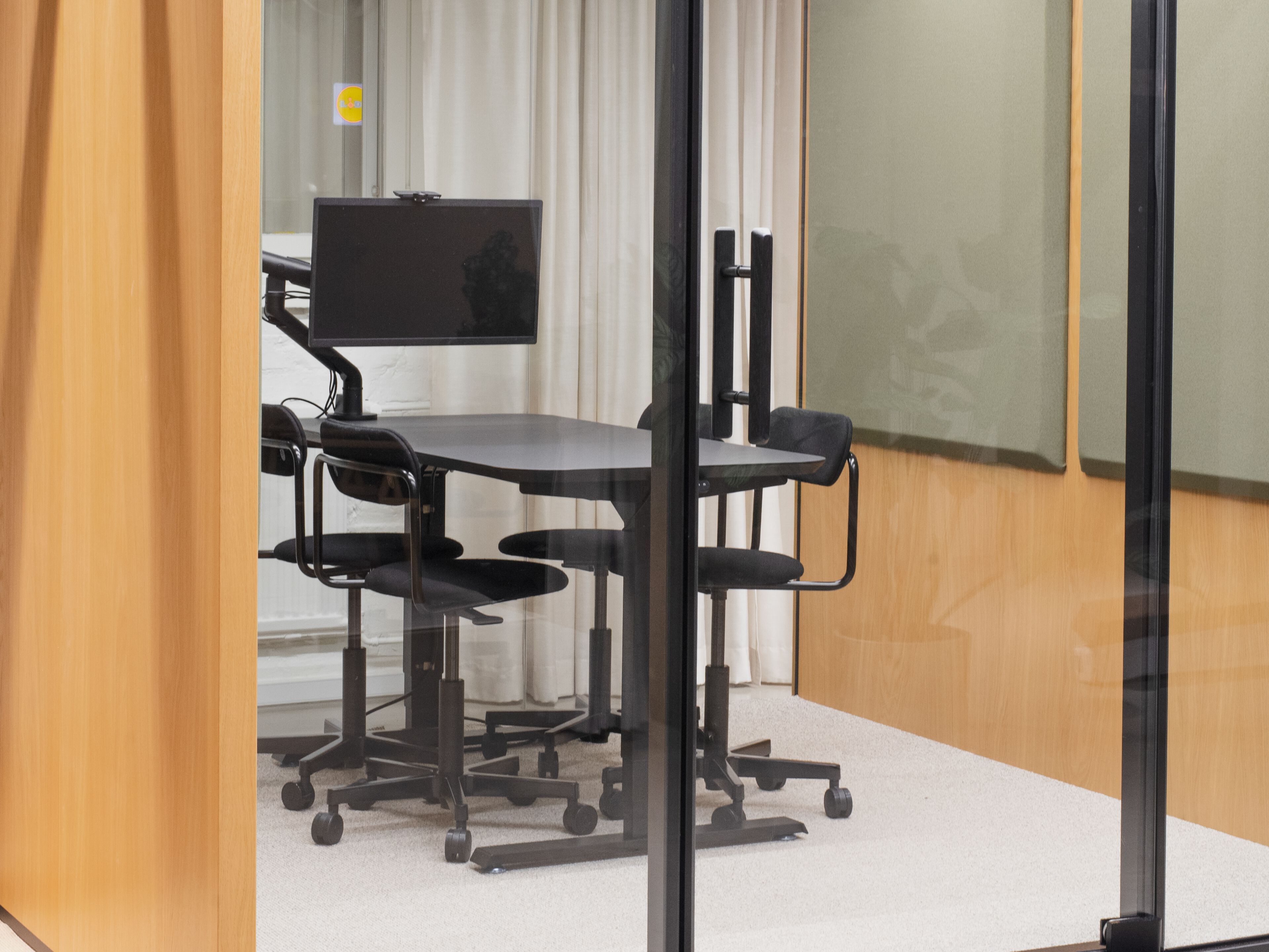 Прямоугольный стол для совещаний с регулируемой высотой из ламината Taiga Concept мебель ARCH-00093636 - Вид №5