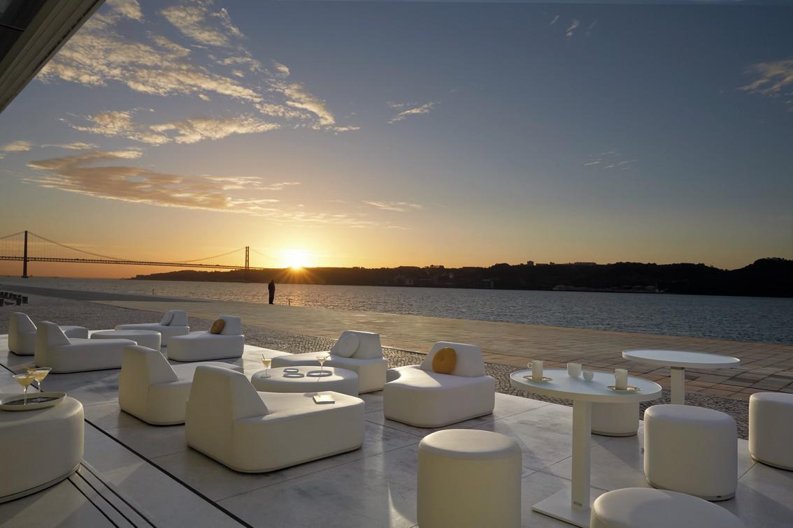 Правое угловое сиденье морской текстиль песочный Manutti Moon Island MNST424 - Вид №7