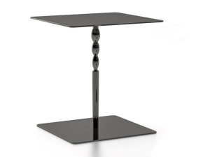 Квадратный журнальный столик