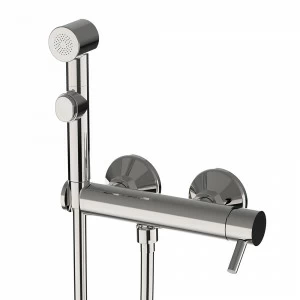 Graffio Смеситель с опорой, межосевое расстояние 100 мм, круглый гигиенический душ из АБС-пластика с кнопкой AIDA и опорой из АБС-пластика, гибкий шланг СЕРЕБРЯНЫЙ 120 см. <br /> Также доступен с гигиеническим душем STELLA из латуни COD. SH611. SH613