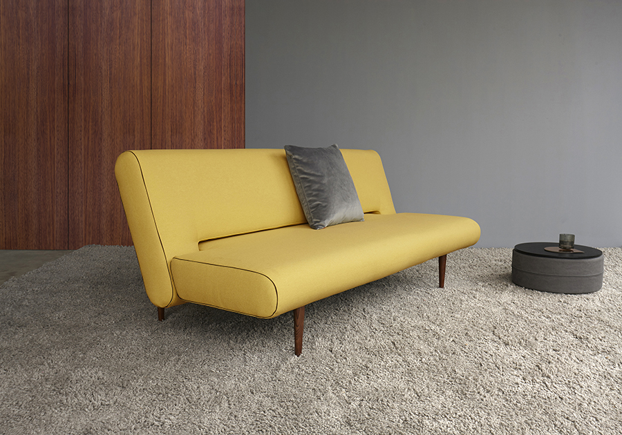 Диван Unfurl с ножками из темного дерева и черной рамой, жёлтый Innovation Living UNFURL554 - Вид №1