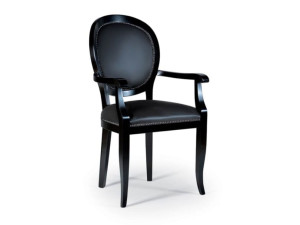 Деревянный стул с подлокотниками с мягким сиденьем