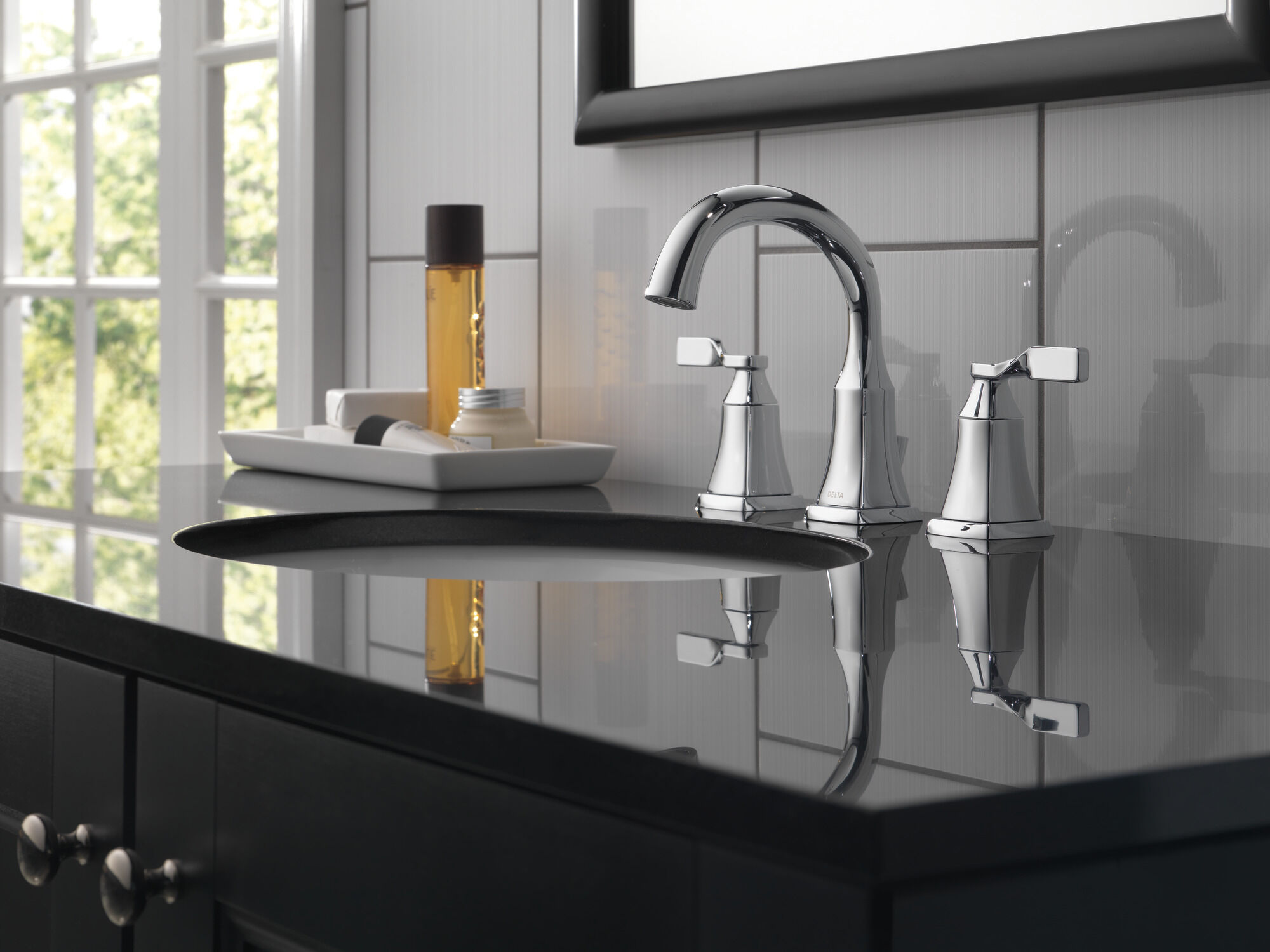 35766LF Смеситель для ванной комнаты с двумя ручками Delta Faucet Sawyer Хром  - Вид №3