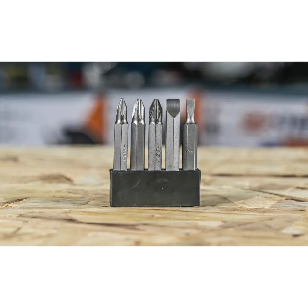 Отвертка аккумуляторная Black&Decker BCRTA01, 3.6 В Li-ion 1.5 Ач BLACK + DECKER STLM-2206731 - Вид №5