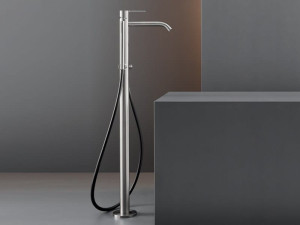 Смеситель для ванны с ручным душем