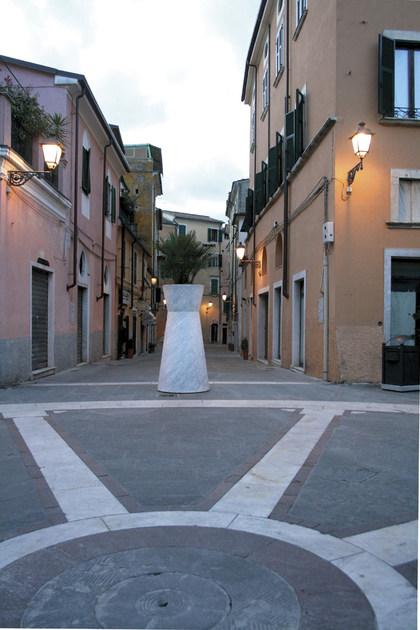 FranchiUmbertoMarmi Высокие кашпо для общественных мест из мрамора Ira sun-id-1421320 - Вид №1