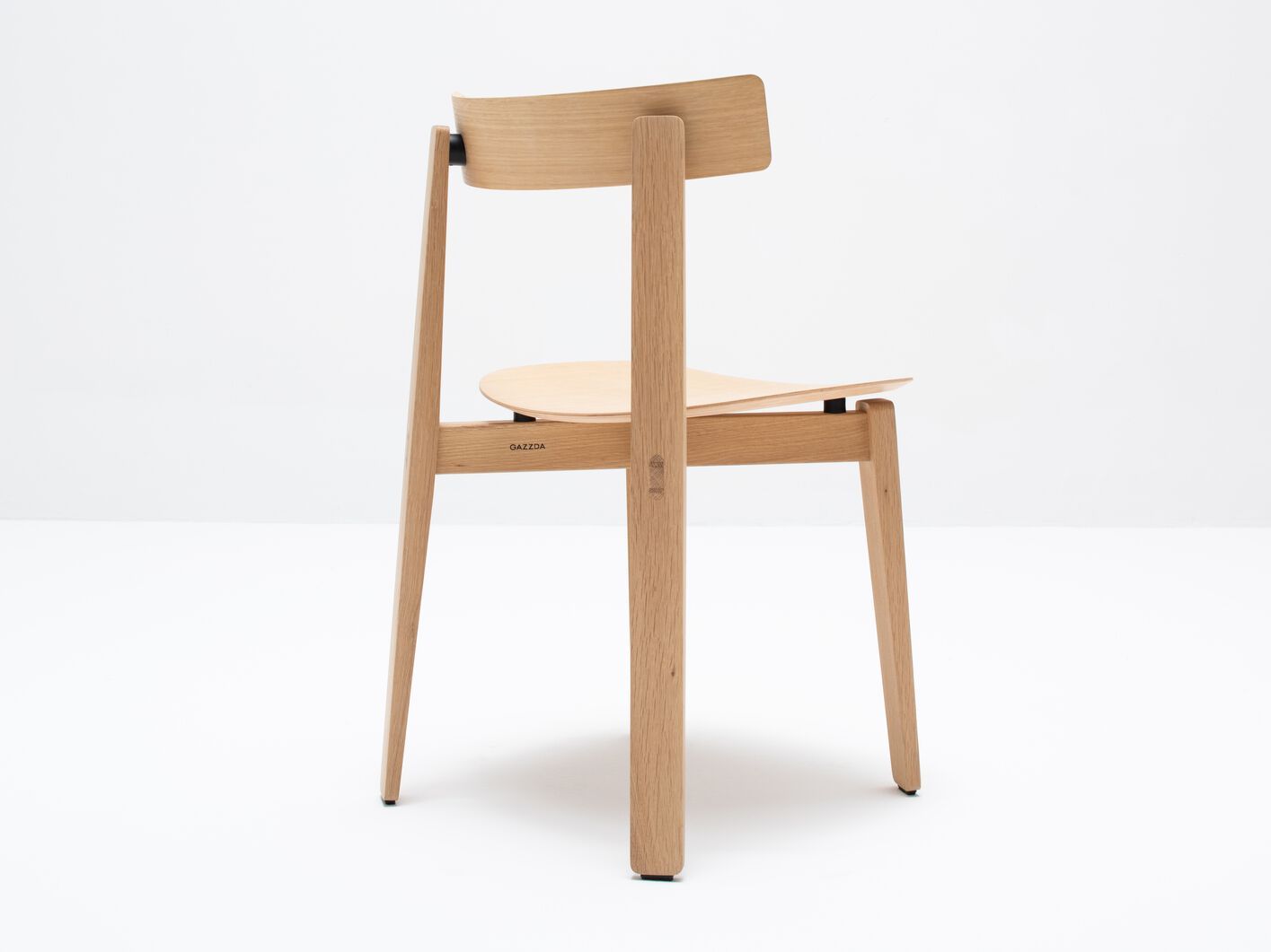 Дубовый стул с открытой спинкой Gazzda ARCH-00016779