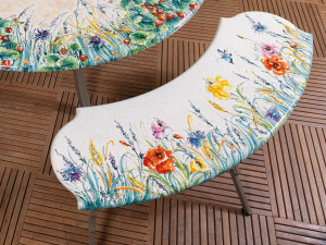 Скамья из фаянсовой лавы и нержавеющей стали