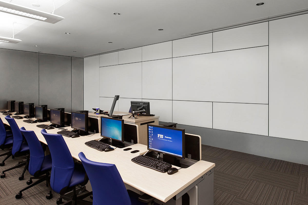 FSRT656 Стеновая система Levele с захватными панелями; вставки из стекла vivigraphix graphica в отражающей конфигурации с прослойкой центен и стандартной отделкой на 5-й авеню, 821, юг, неаполь, флорида Forms-surfaces  - Вид №13